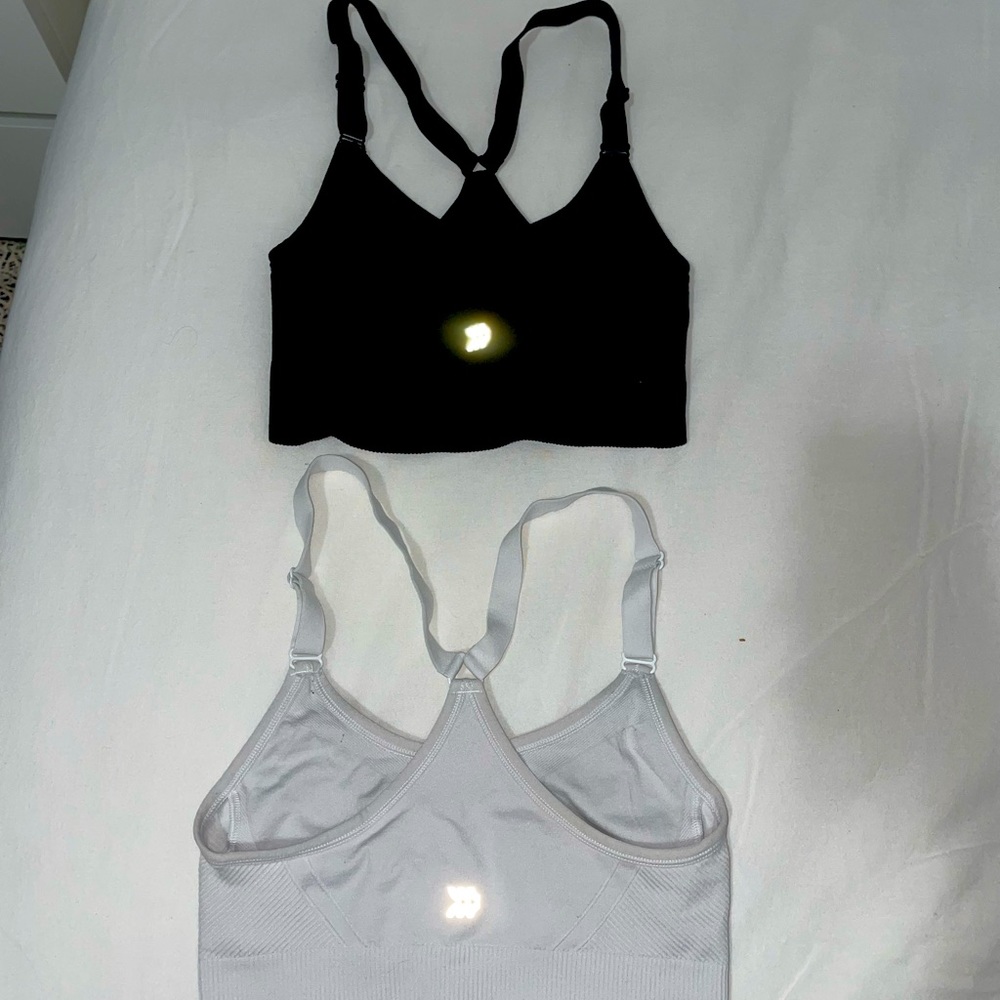 Women’s medium support seamless sports bra (2)